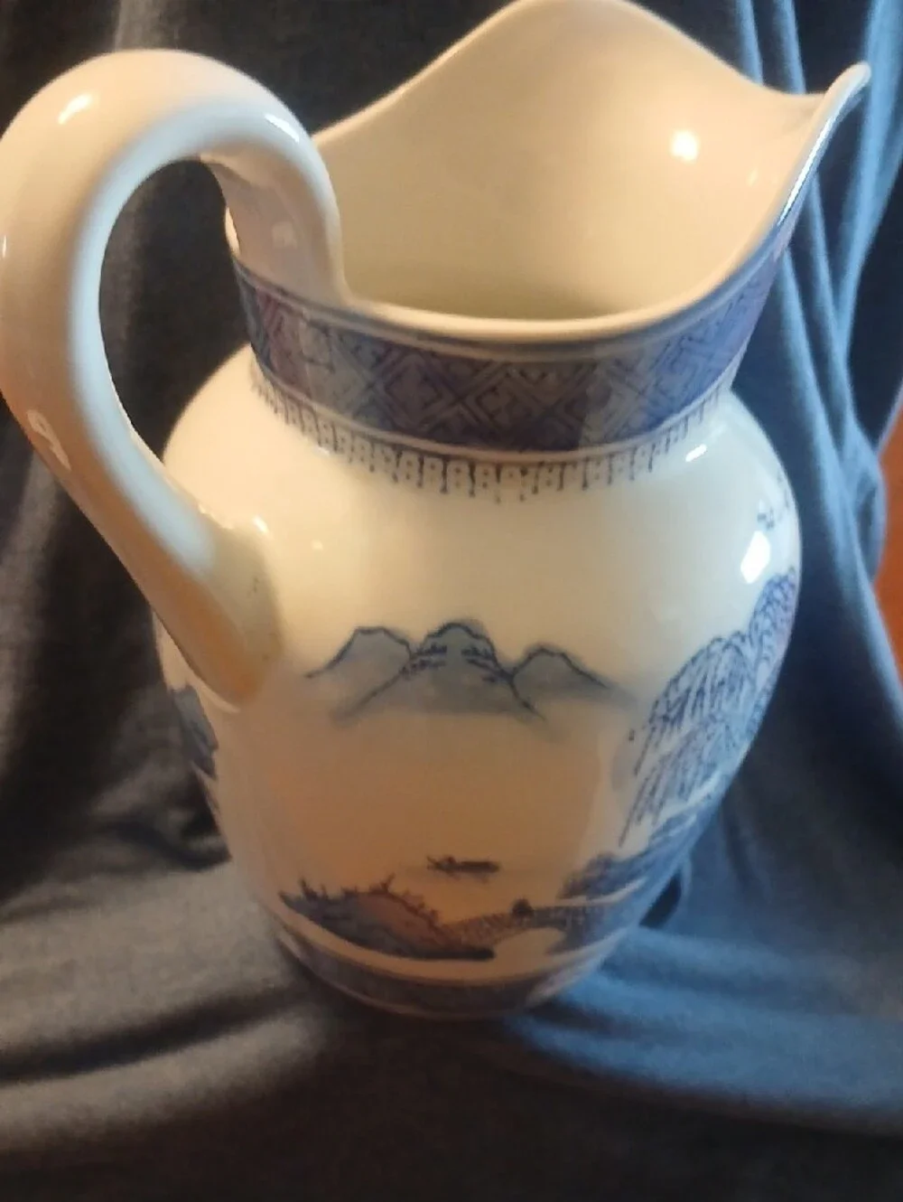 Vintage IDG Blue Willow Chinouserie Porcelain Pitcher/Water Jug